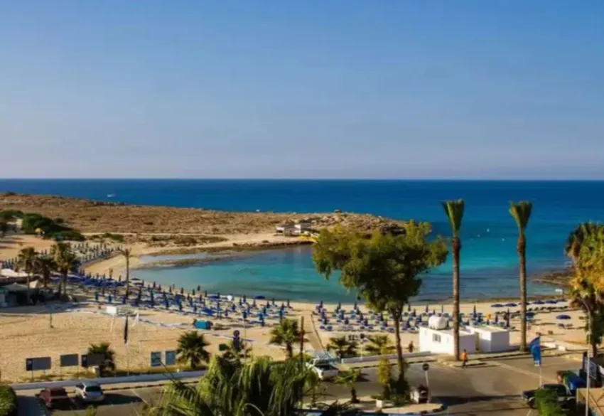 Anonymous Beach 3*-58