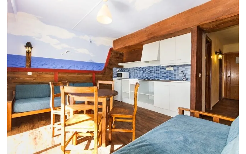 Pirates Village Apartments 3*-13