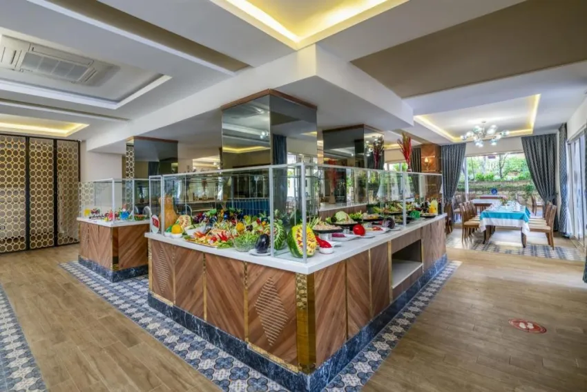 RAMIRA BEACH HOTEL  4*-5