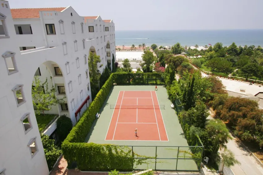 CESARS SIDE (EX CESARS RESORTS SIDE)  5*-8