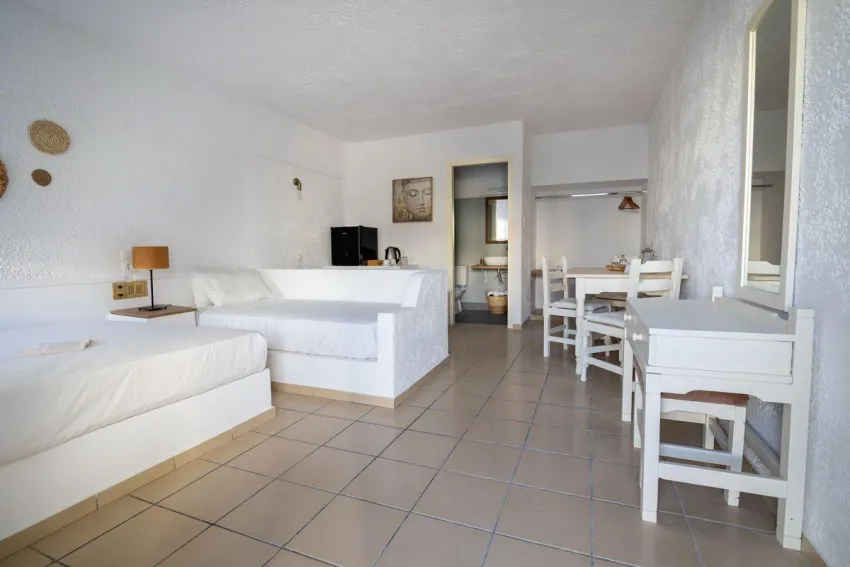 Hesperia Apartments 3*-12