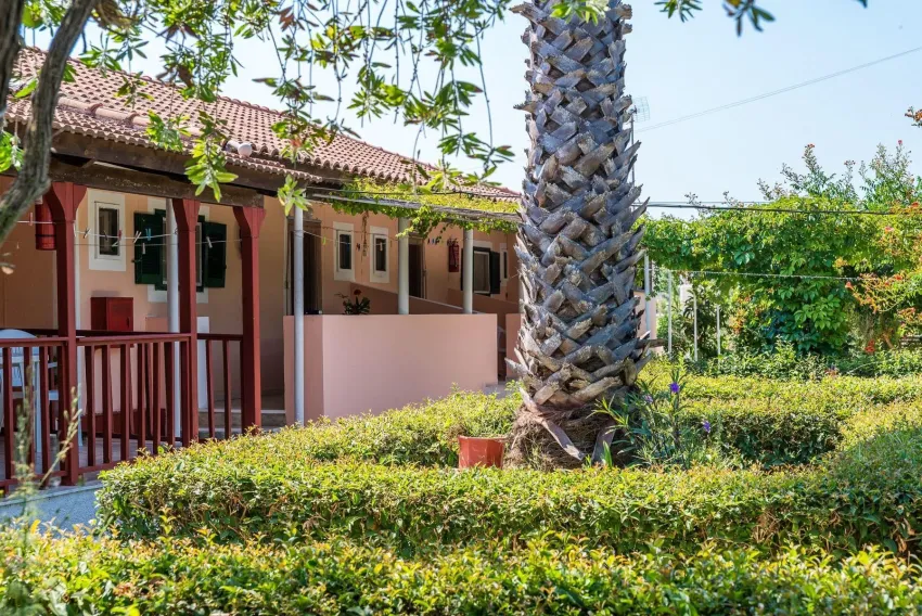 Roussas Studios and Apartments 3*-2