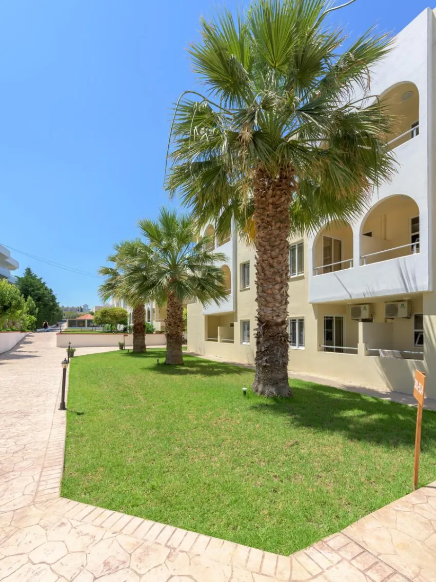 Memphis Beach Hotel 3*-7