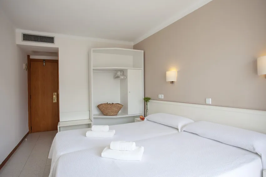 Hostal Residencia Sutimar 3*-23