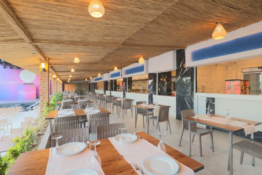 Eos Beach Resort 4*-8