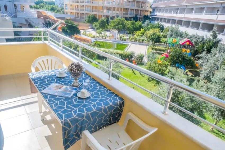 CATS GARDEN HOTEL  3*-5