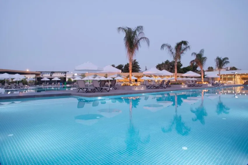 GREEN GARDEN RESORT & SPA HOTEL  5*-11