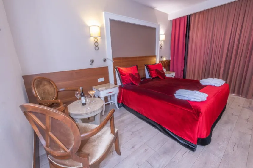 Side Crown Palace 5*-28