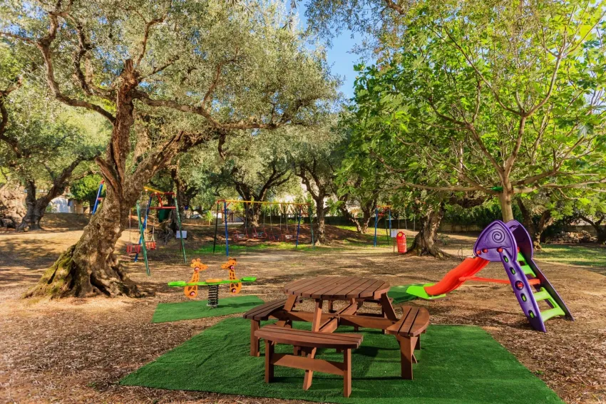 Alykes Park Bungalows & Apts 4*-7