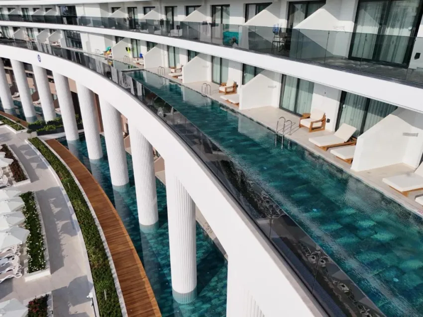 MIRACLE RESORT HOTEL  5*-85