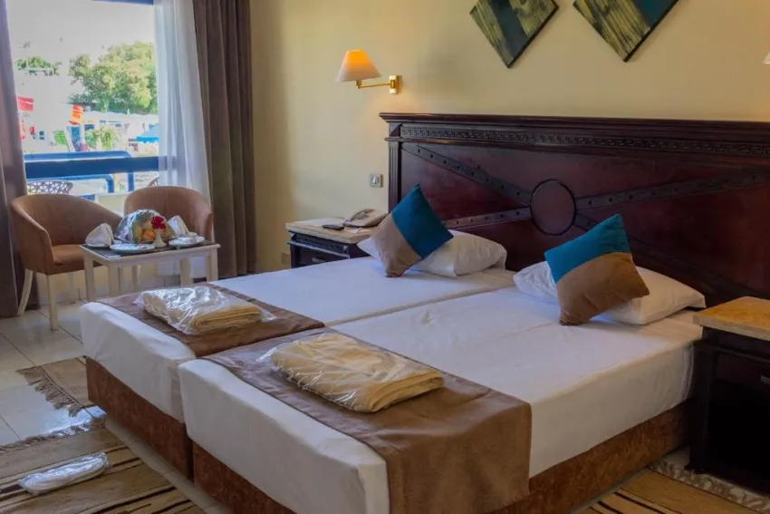 CATARACT RESORT  4*-17