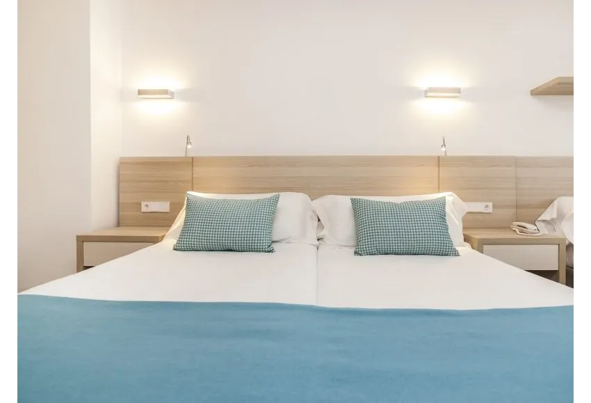 Globales Mimosa 4*-11