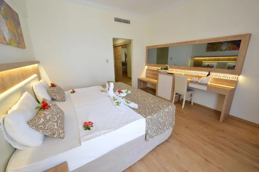 CESARS SIDE (EX CESARS RESORTS SIDE)  5*-18
