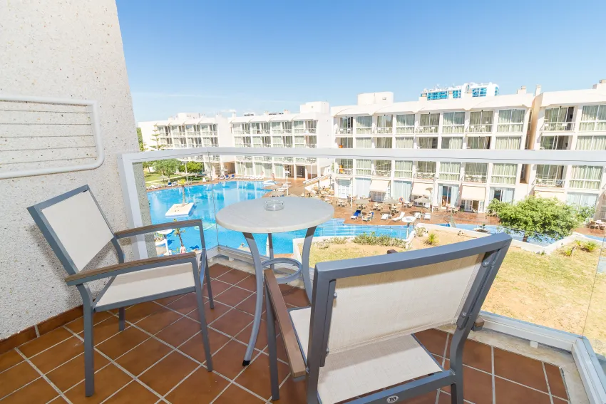 Zafiro Alzinar Mar 4*-16