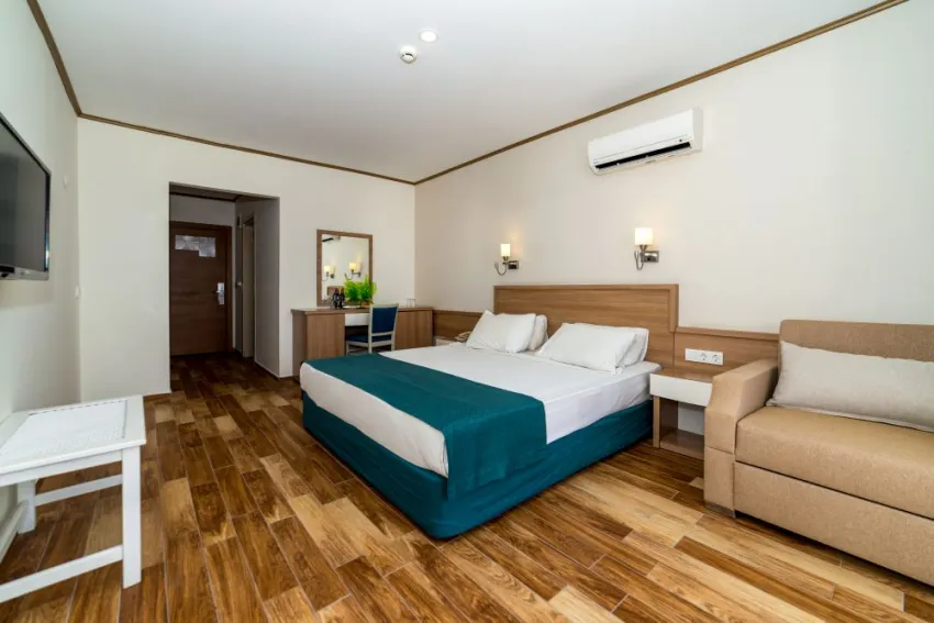 ARMAS GREEN FUGLA BEACH  4*-23