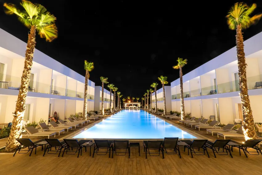 White Dreams Resort 4*-8