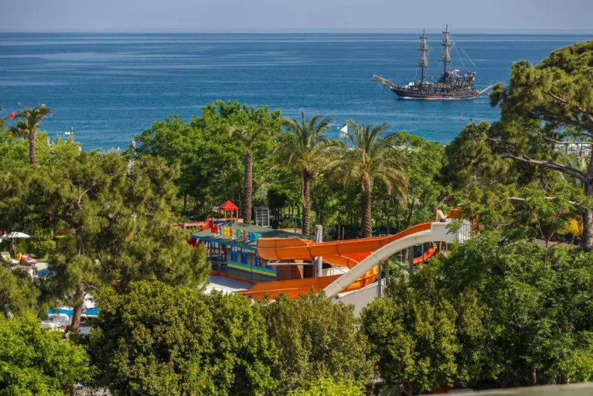 LUCIDA BEACH HOTEL  5*-17