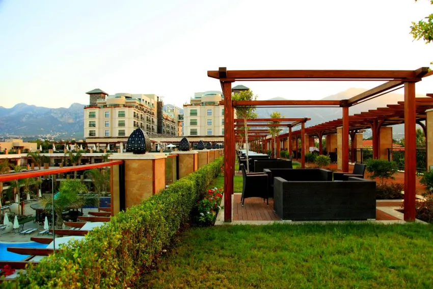 CRATOS PREMIUM HOTEL & CASINO & SPA  5*-17