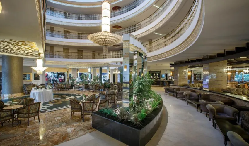 SIDE CROWN PALACE  5*-4