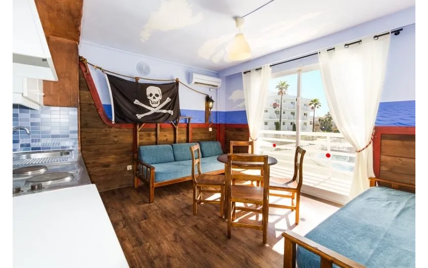 Pirates Village Apartments 3*-12