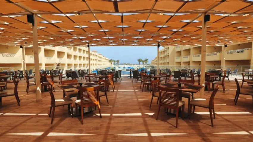 AMWAJ BEACH CLUB ABU SOMA  4*-10