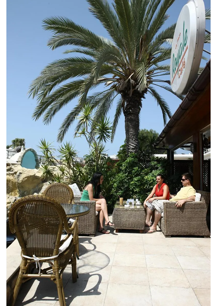 Dionysos Central Hotel 3*-5