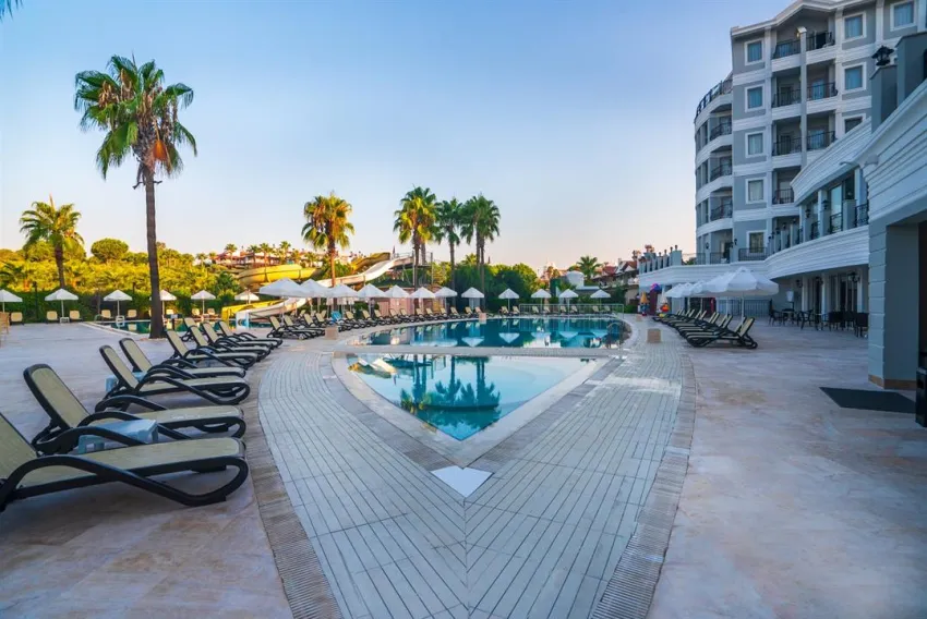 ROYAL ATLANTIS BEACH HOTEL  4*-8