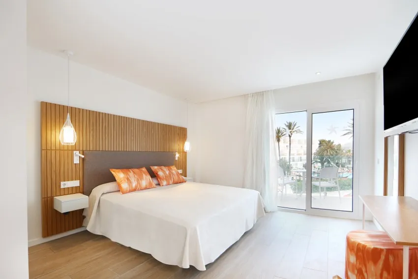 Iberostar Waves Playa de Muro 4*-6