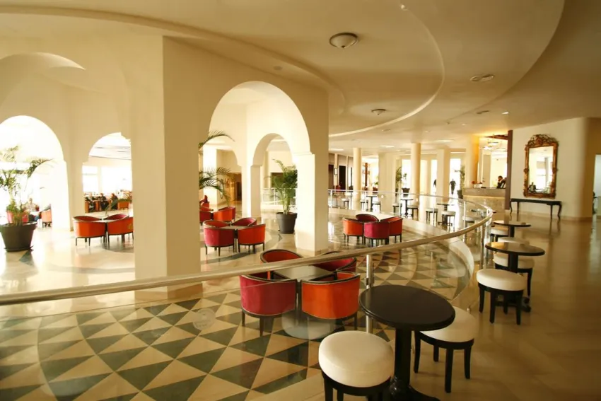 NOVOSTAR DAR KHAYAM  3*-3
