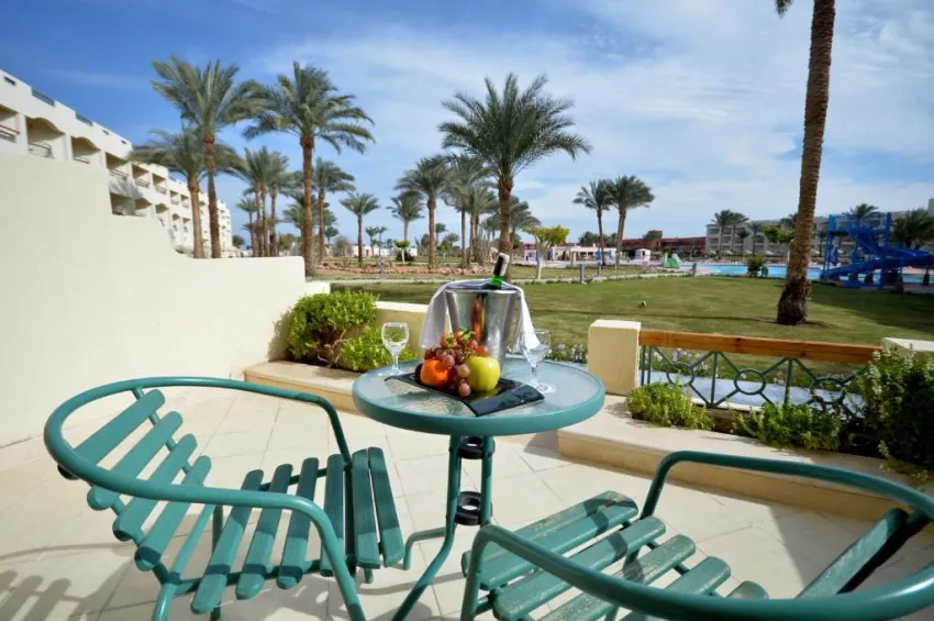 AURORA ORIENTAL RESORT  5*-8