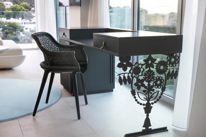 The Donna Portals 5*-42