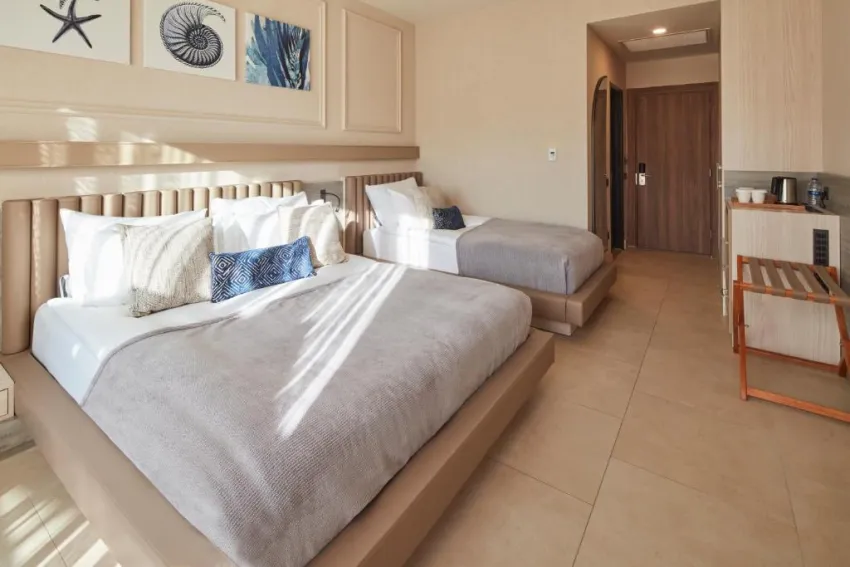 LIU RESORTS  5*-26