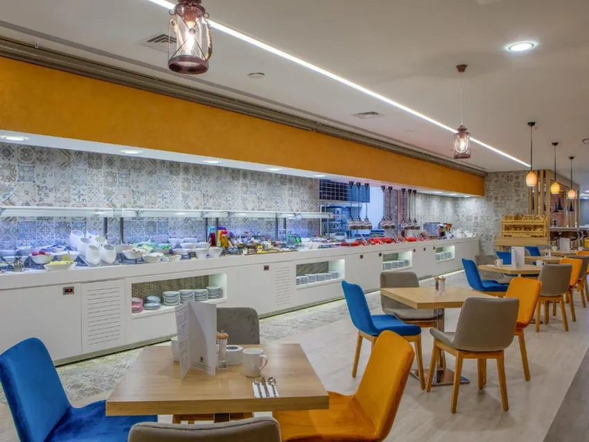 HOLIDAY INN ANTALYA LARA  4*-26