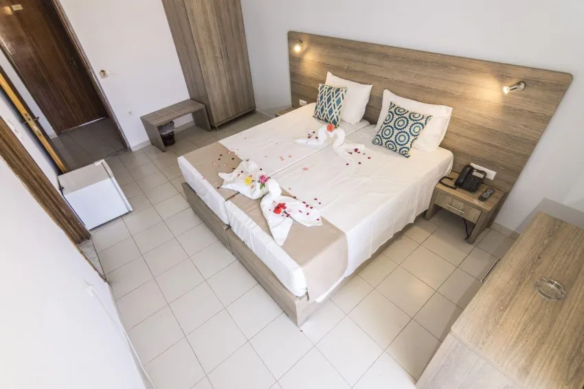 Tivoli Hotel and Apartments 3*-48
