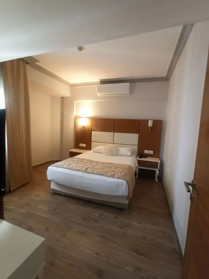 City Royal Hotel And Casino 4*-9