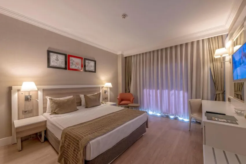 PORT RIVER HOTEL & SPA  5*-45