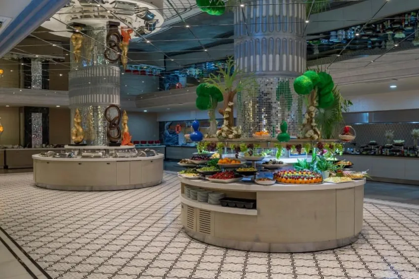 Royal Alhambra Palace 5*-25