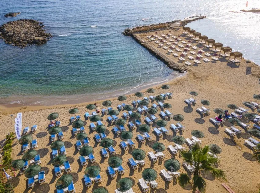 RAMIRA BEACH HOTEL   4*-20