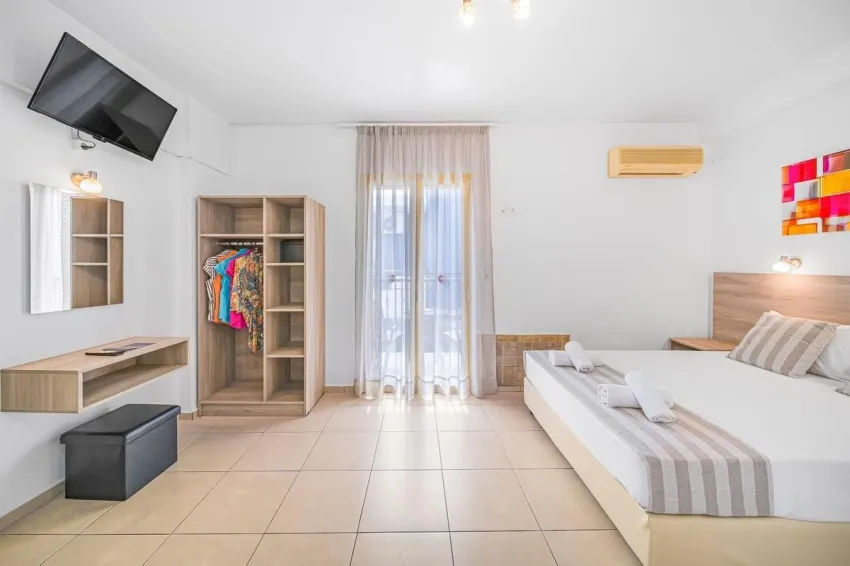 Happy Days Studios 3*-24