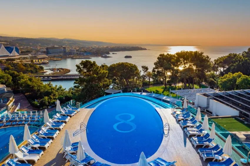 A GOOD LIFE UTOPIA FAMILY RESORT  4*-10