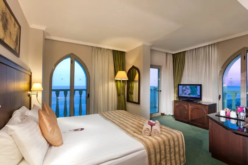 Crowne Plaza Antalya 5*-9