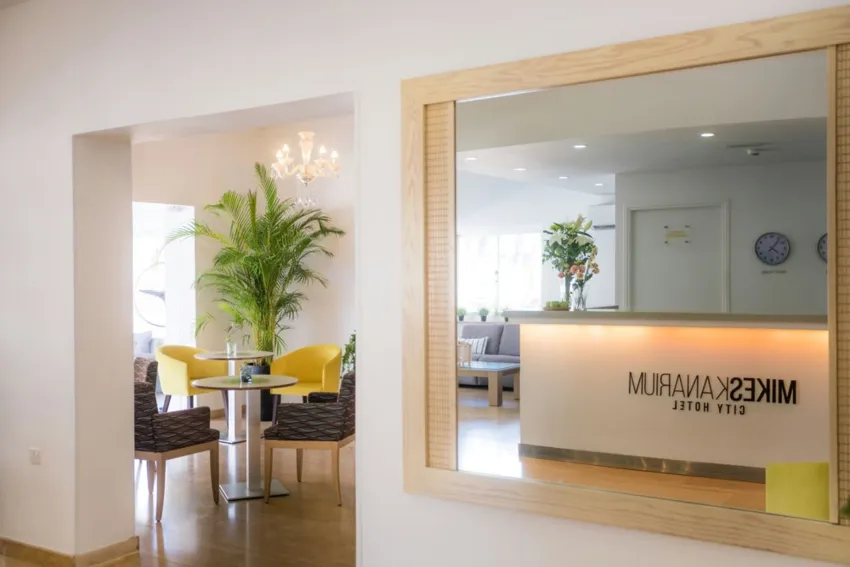 Mikes Kanarium 3*-19