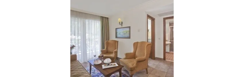 Akka Claros 4*-6
