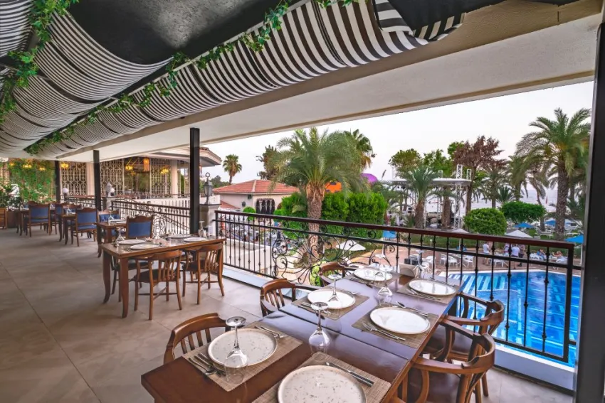 UTOPIA RESORT & RESIDENCE  5*-10