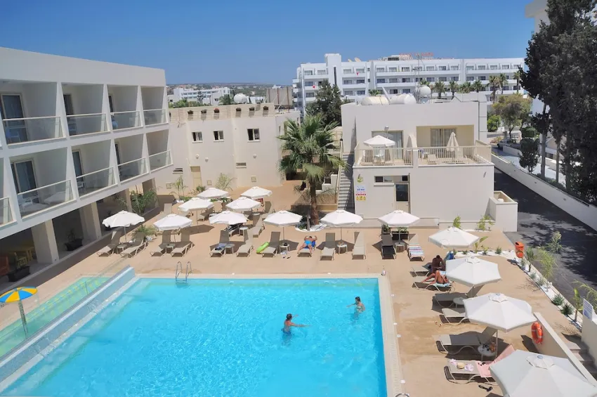 Nelia Gardens 4*-34