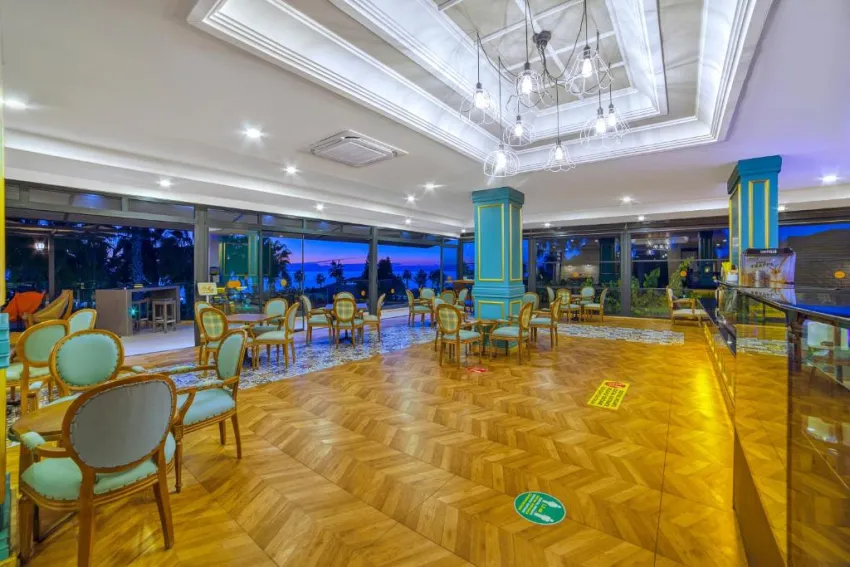 JUSTINIANO CLUB PARK CONTI  5*-25