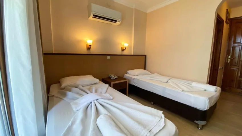 FELICE HOTEL (EX. KEMPER FELICE HOTEL)  3*-10