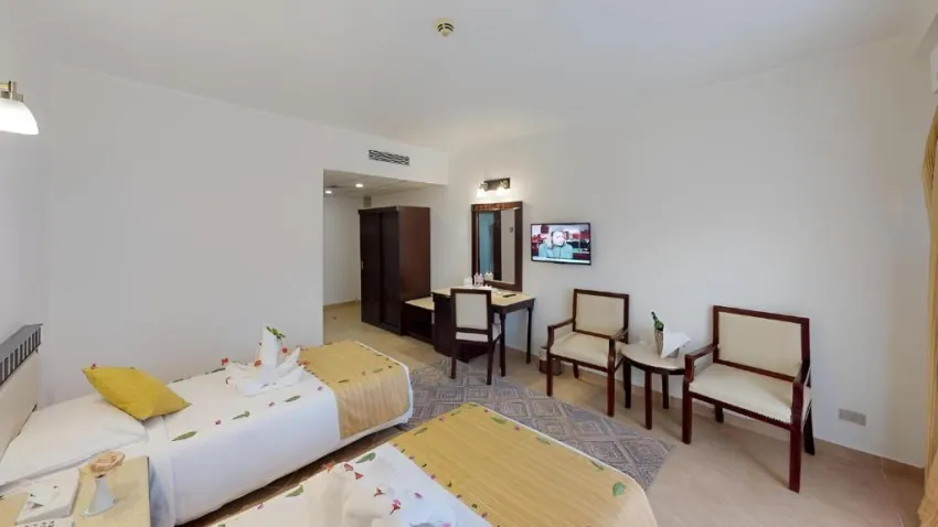 FALCON NAAMA STAR  3*-68