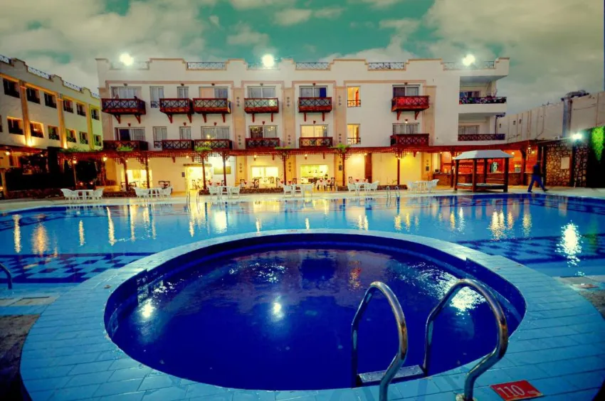 FALCON NAAMA STAR  3*-26