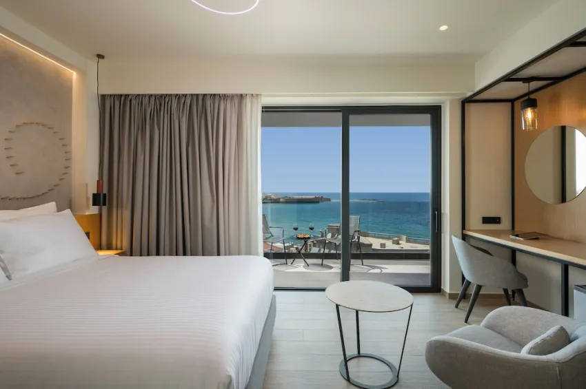 Hyperion City Hotel 4*-82